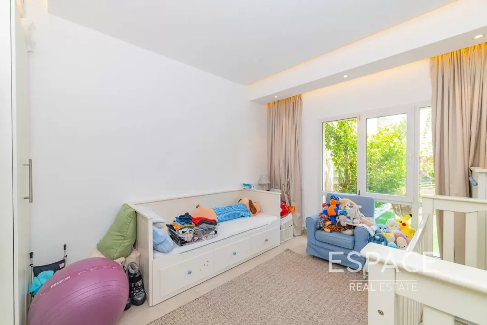 PropertiesGalleryCamera
