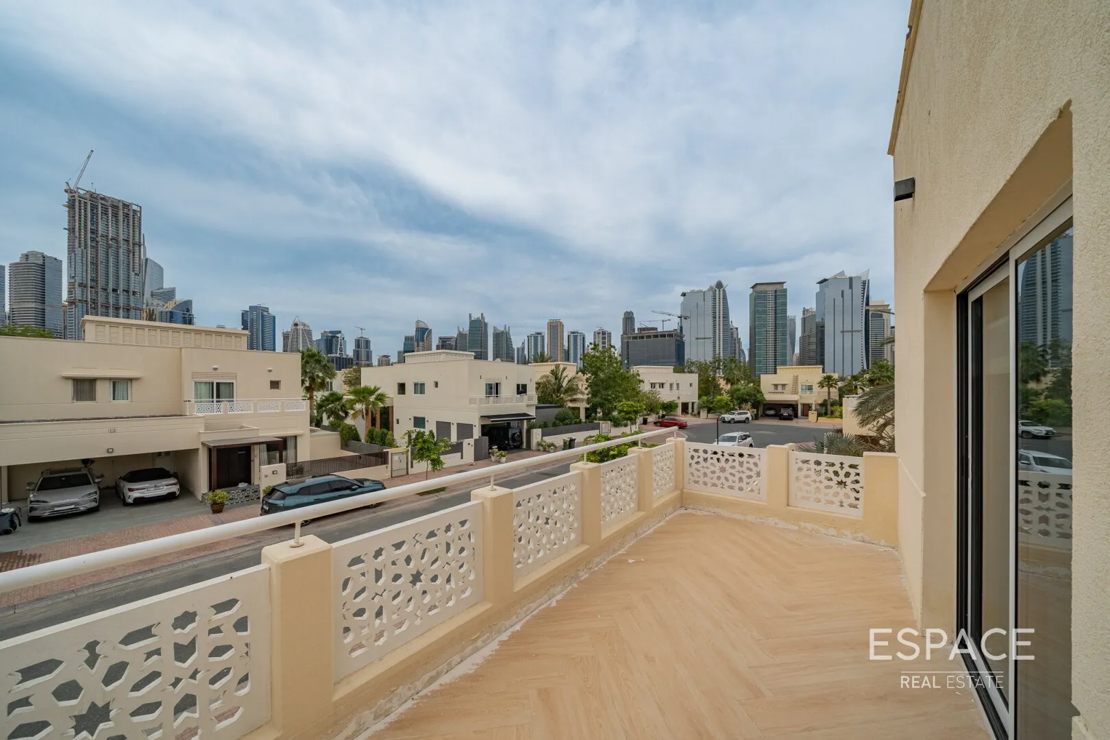 PropertiesGalleryCamera