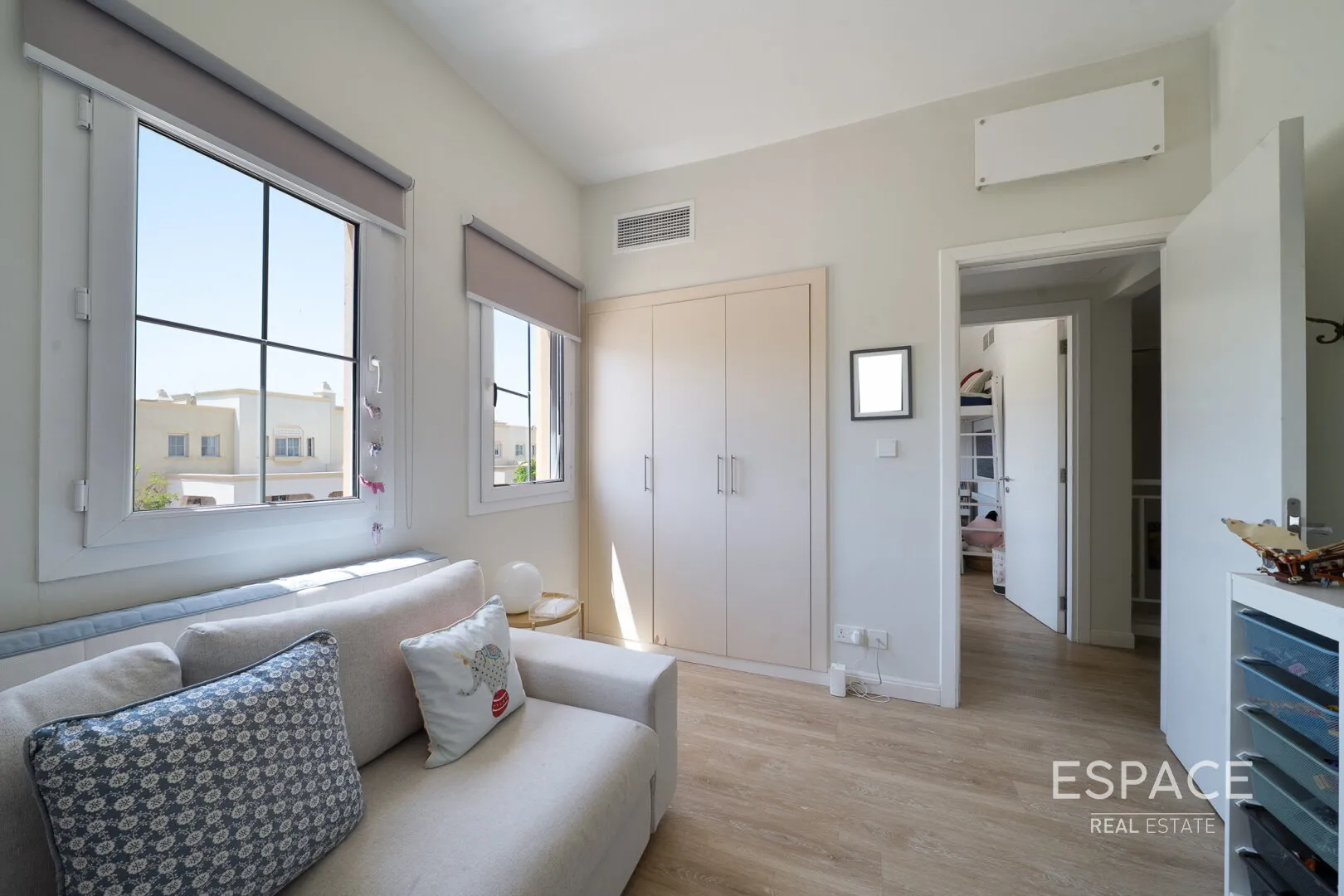 PropertiesGalleryCamera