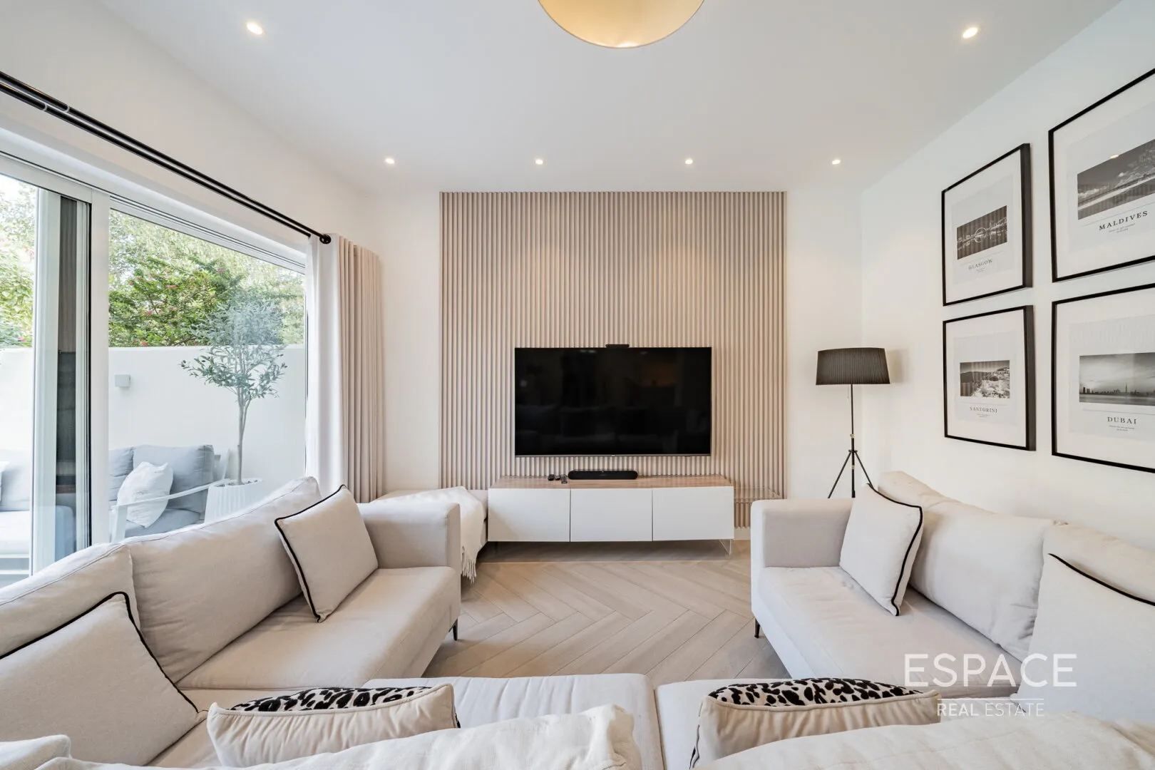 single static gallery