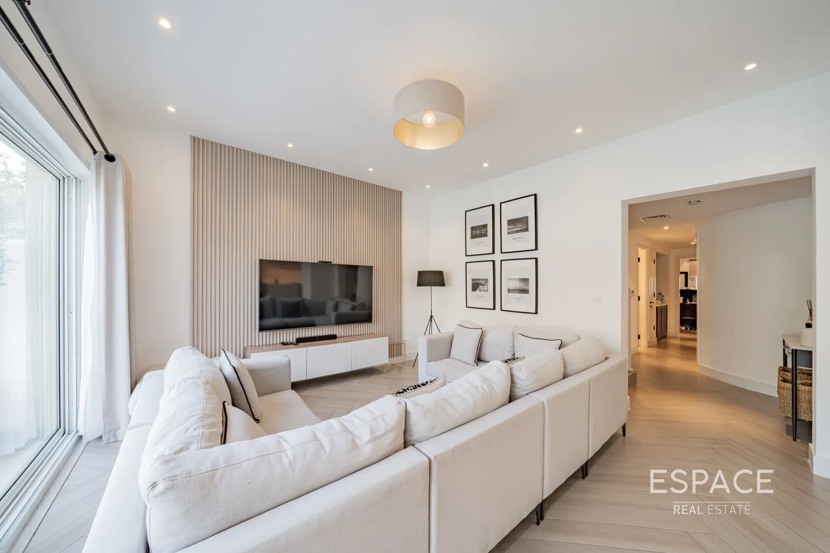 single static gallery