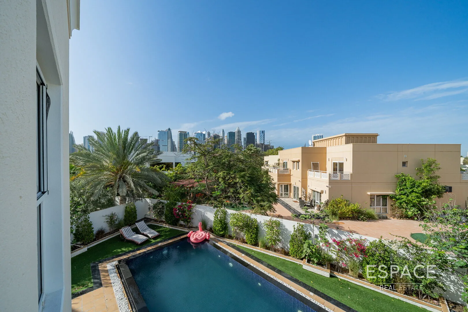 PropertiesGalleryCamera