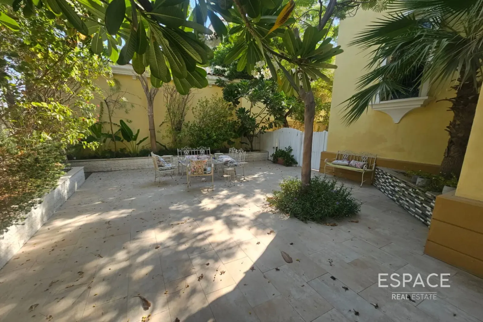 PropertiesGalleryCamera