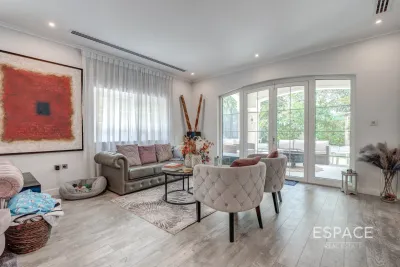 Legacy, Jumeirah Park, Dubai - Espace