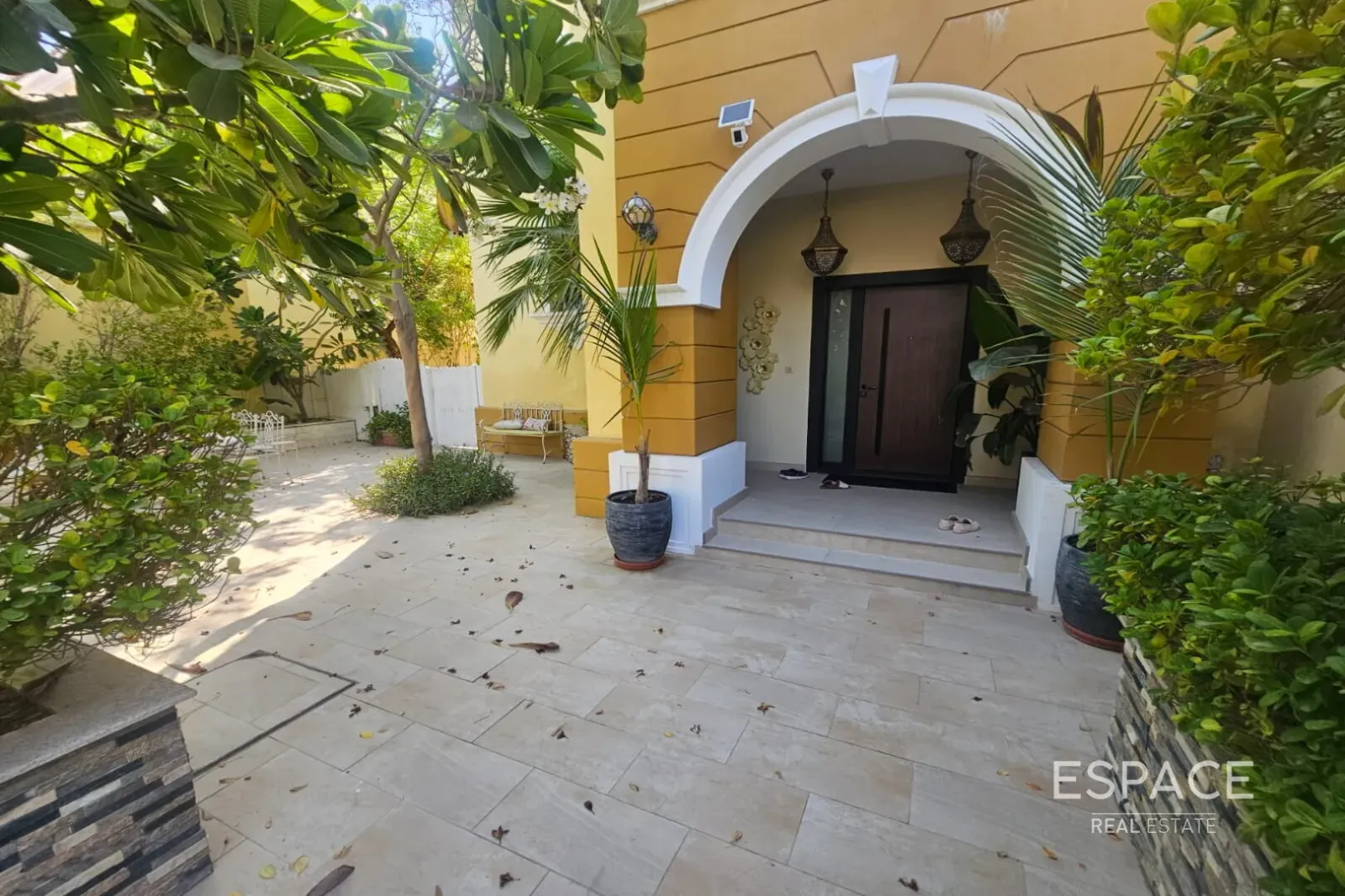 PropertiesGalleryCamera