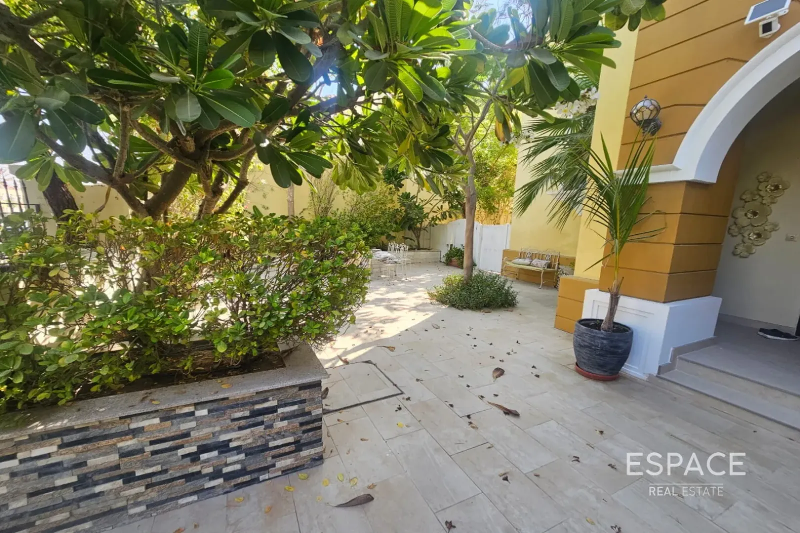 PropertiesGalleryCamera