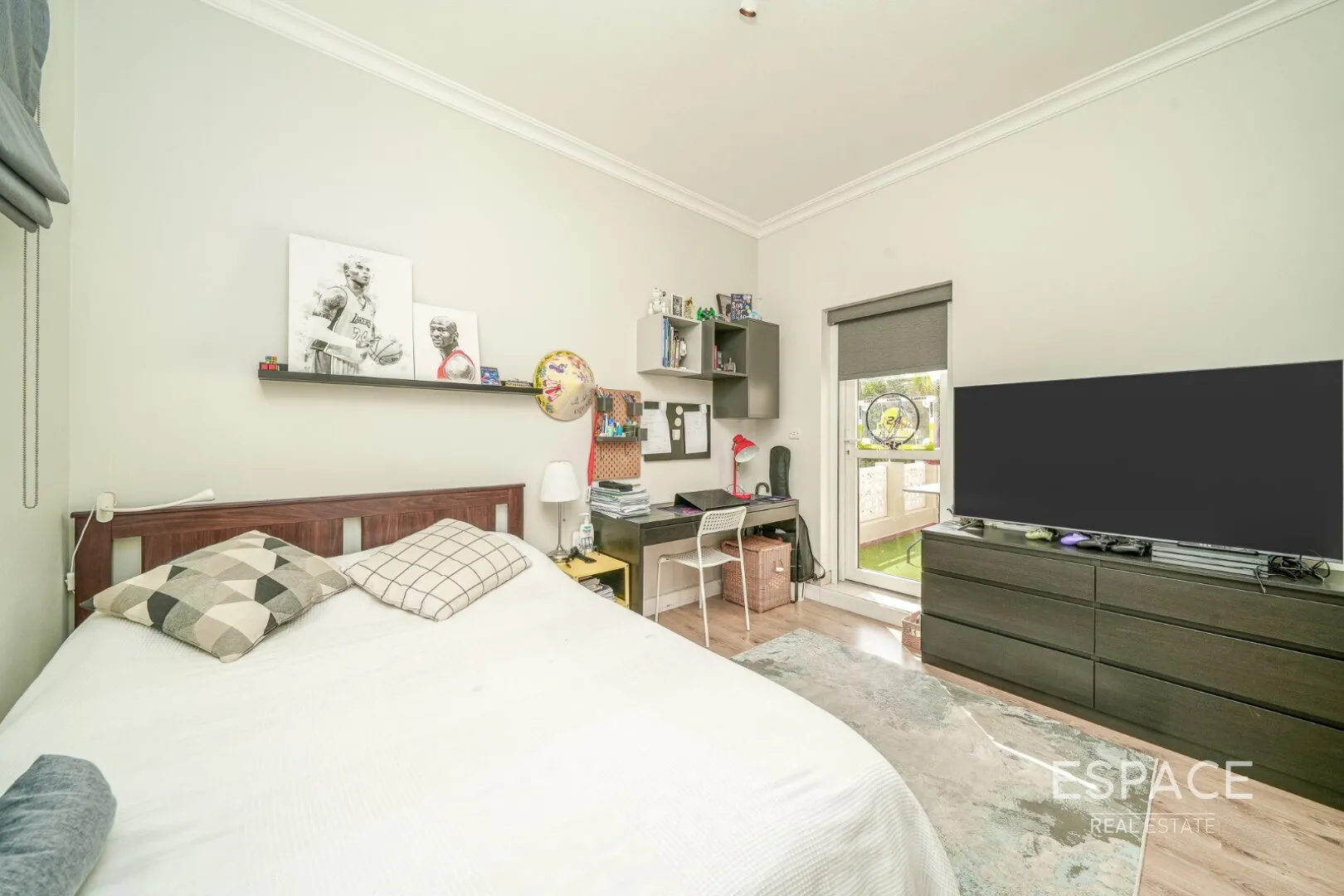 PropertiesGalleryCamera