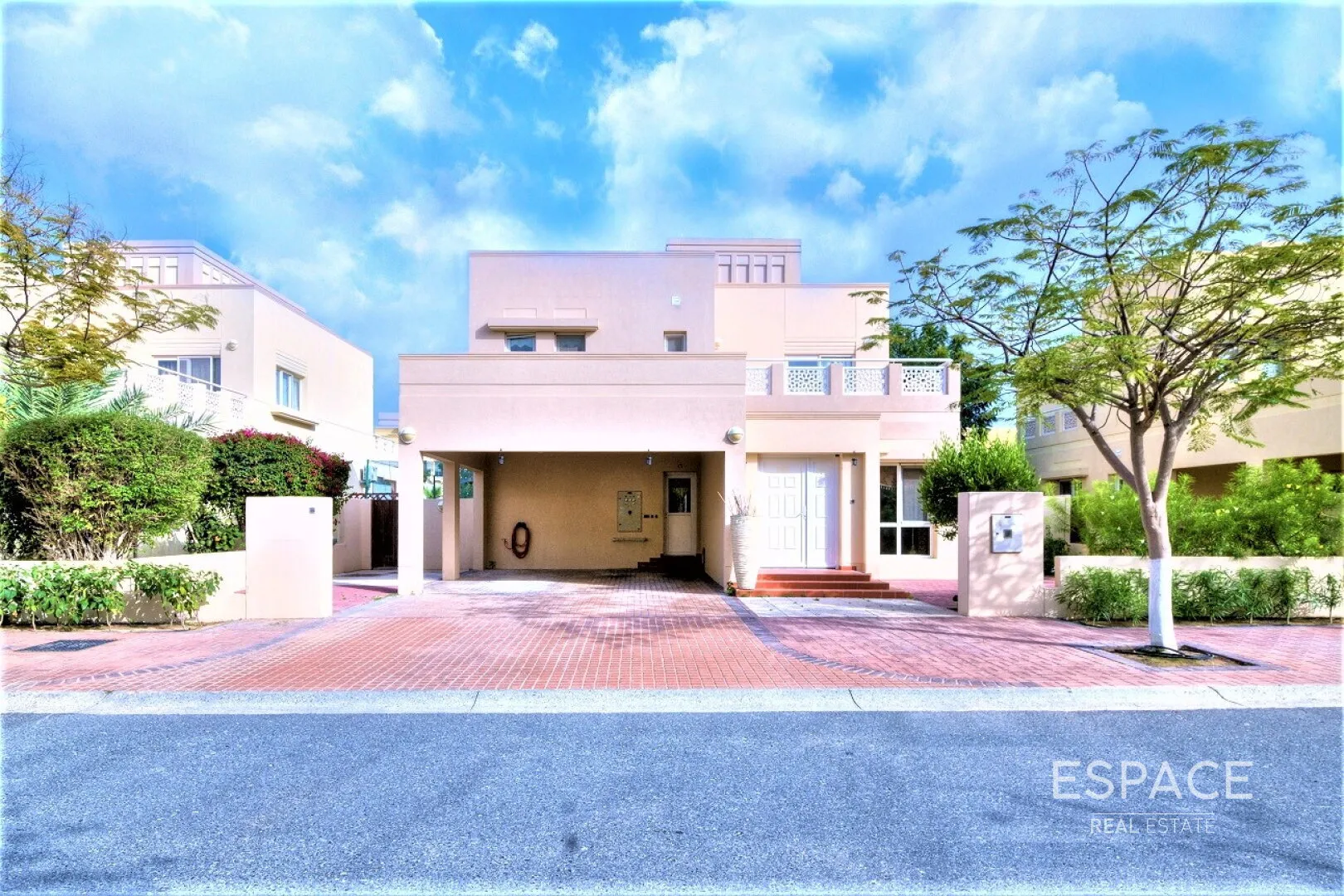 PropertiesGalleryCamera