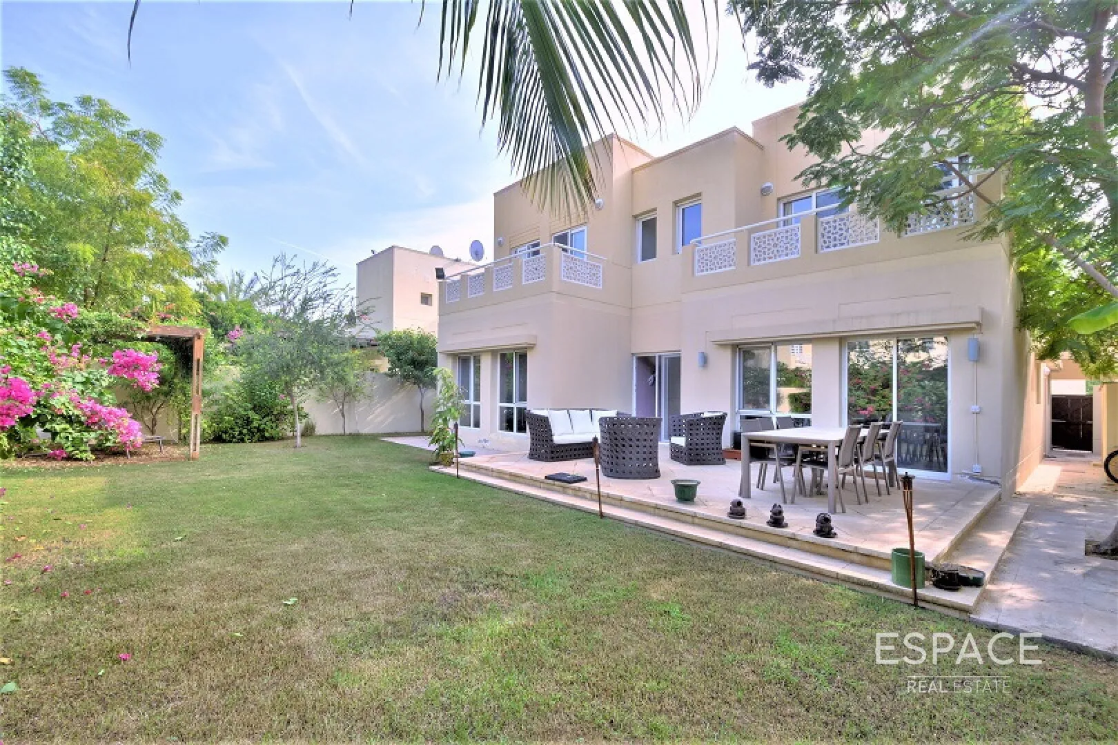 PropertiesGalleryCamera