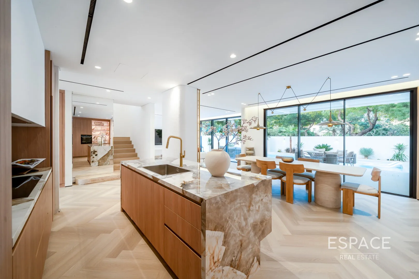 single static gallery