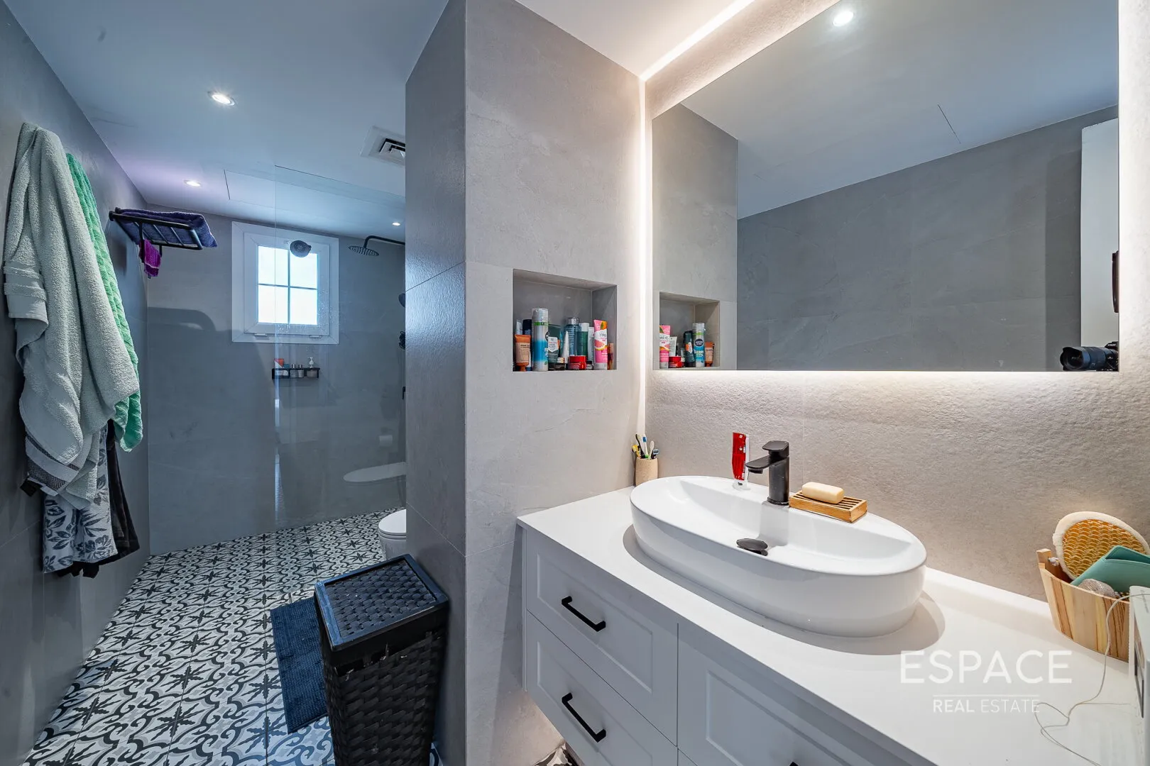 PropertiesGalleryCamera