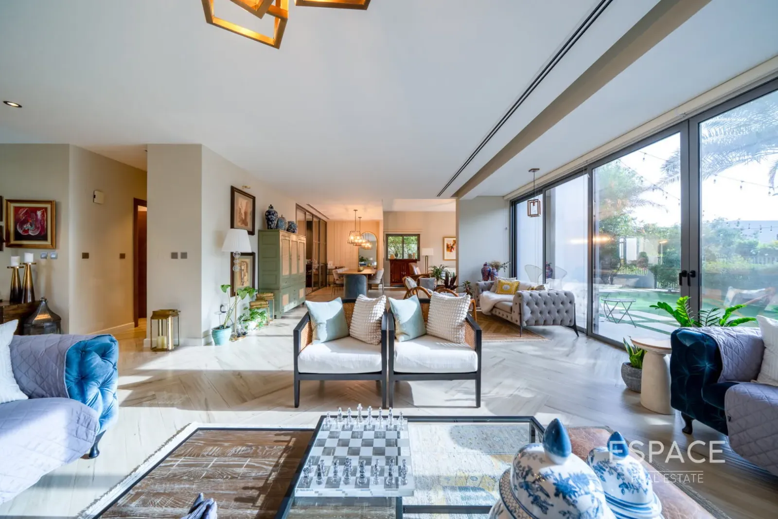 PropertiesGalleryCamera