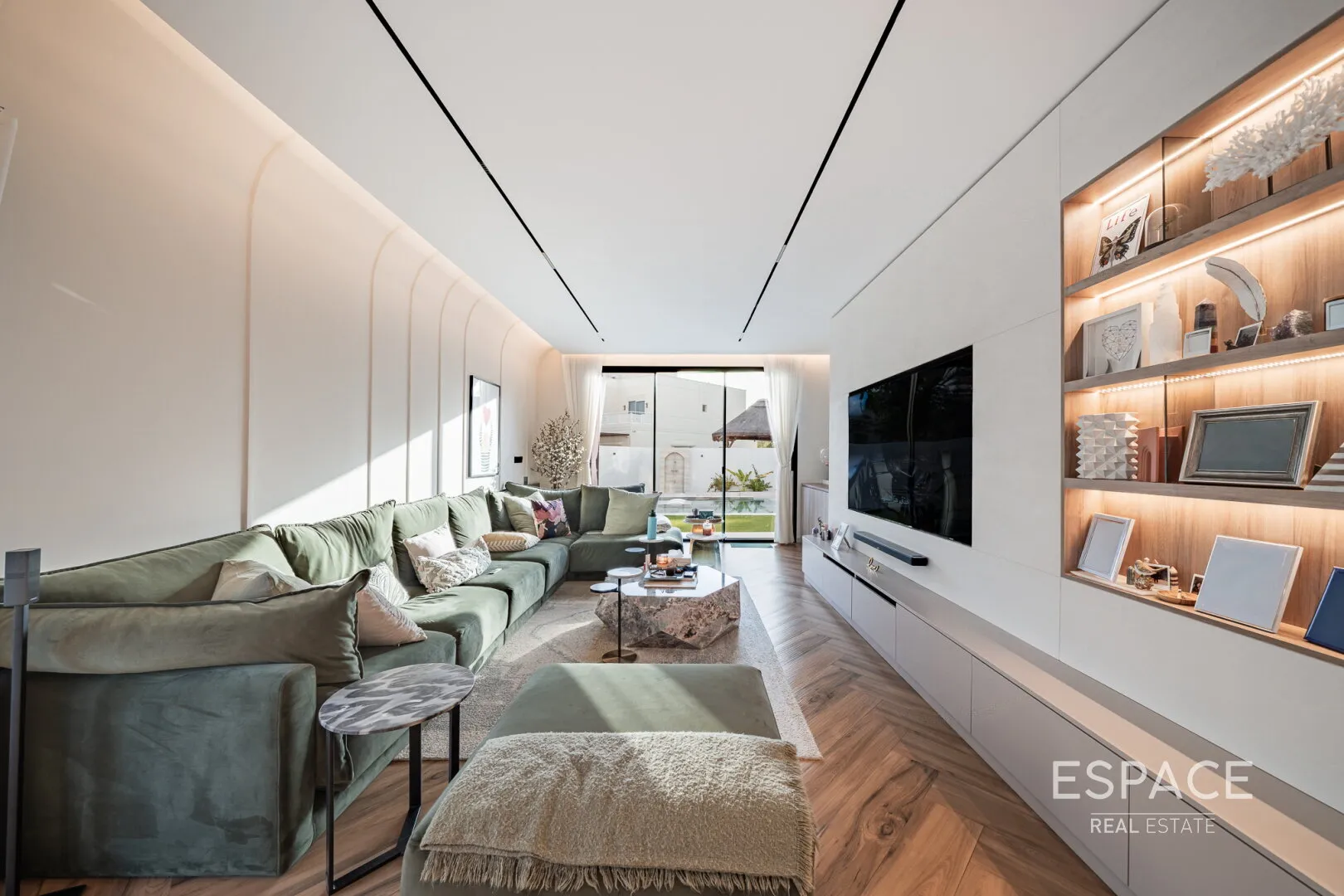 PropertiesGalleryCamera