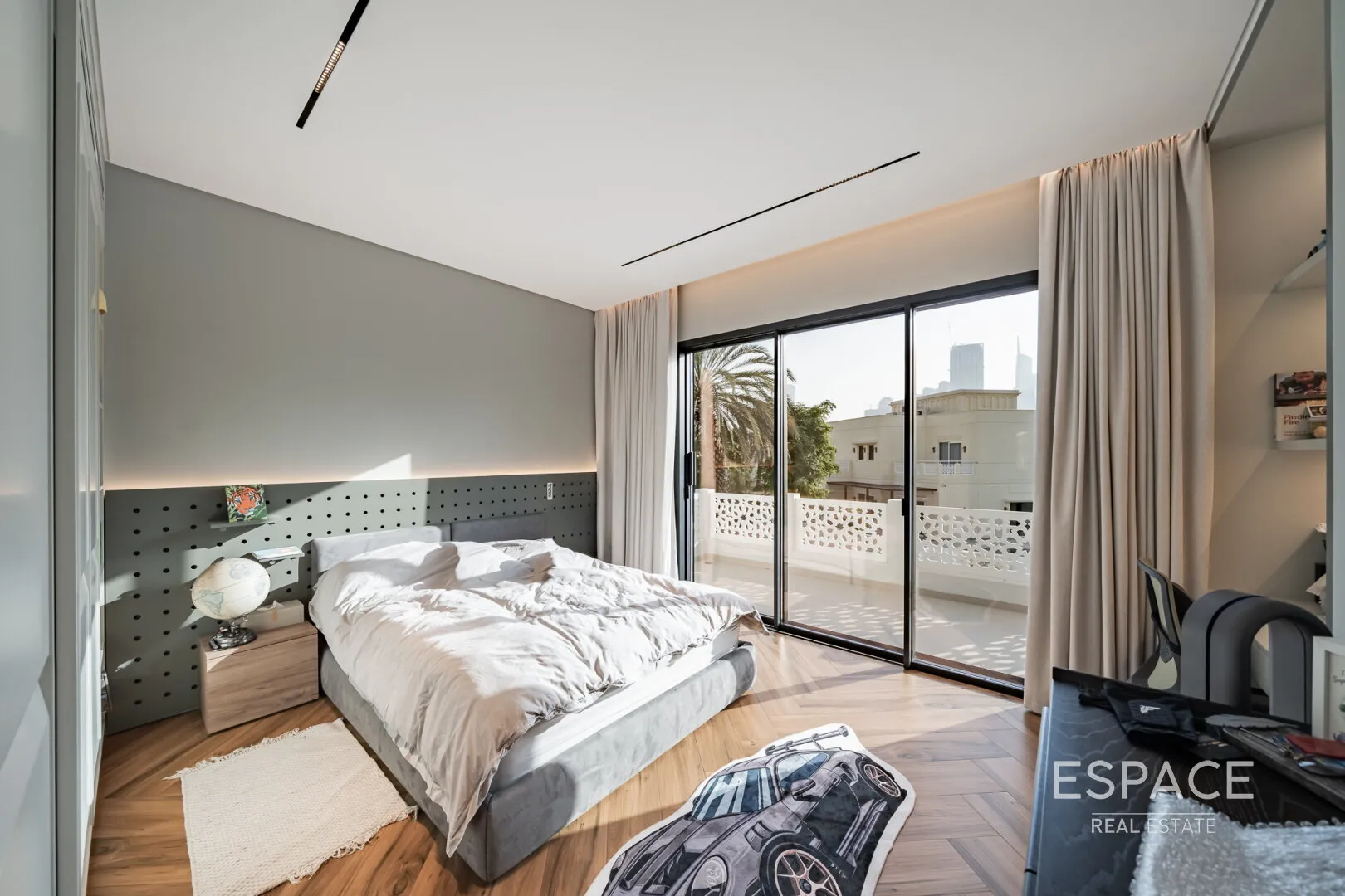 PropertiesGalleryCamera