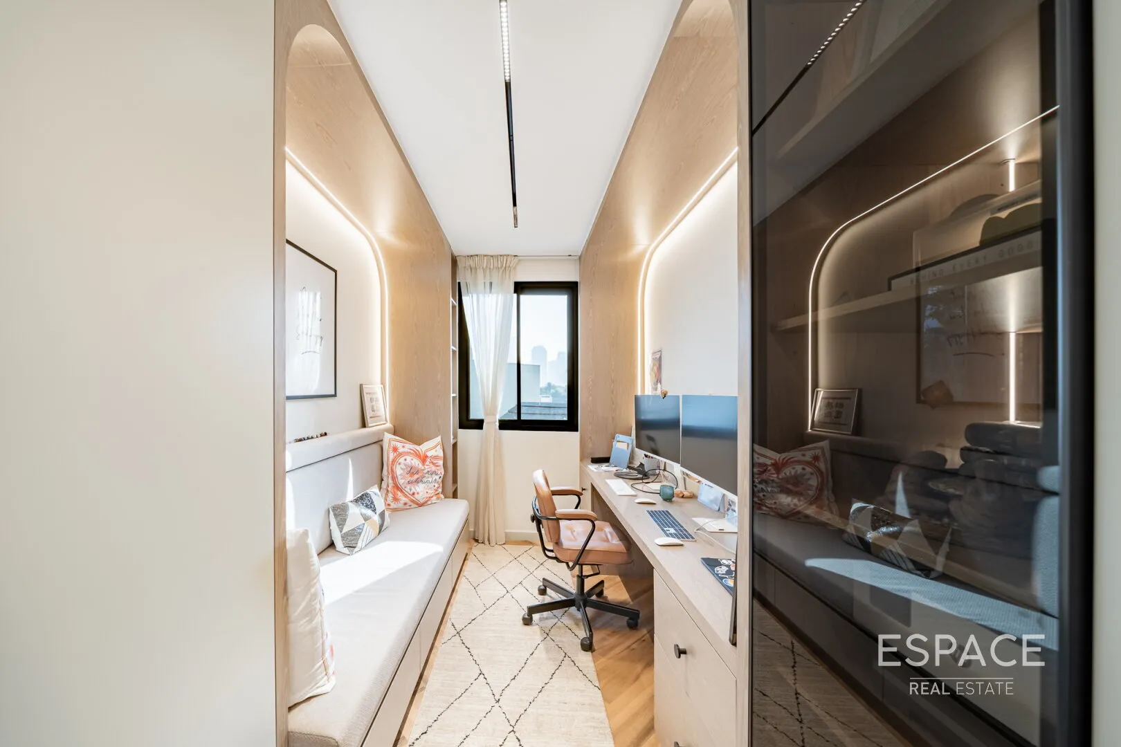 PropertiesGalleryCamera