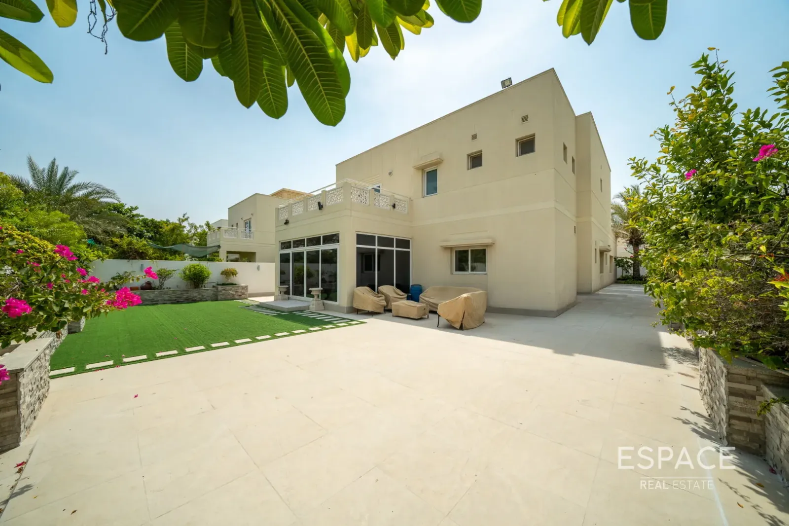 PropertiesGalleryCamera