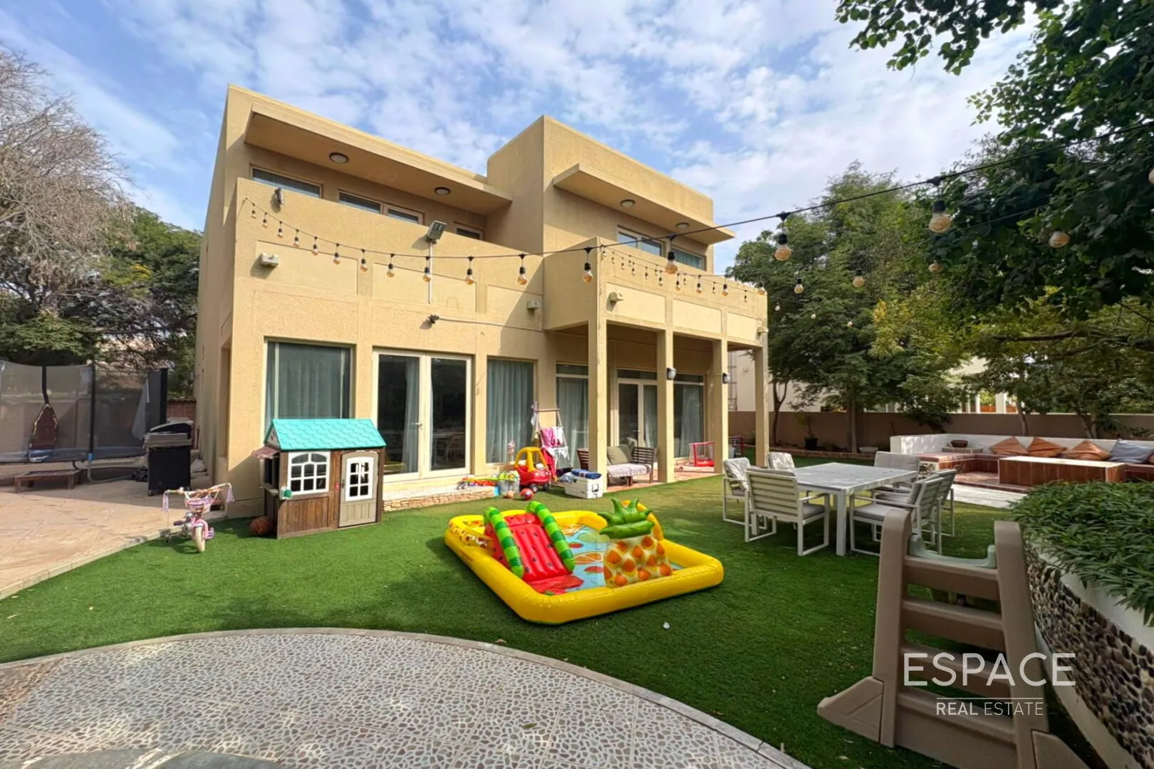 single static gallery