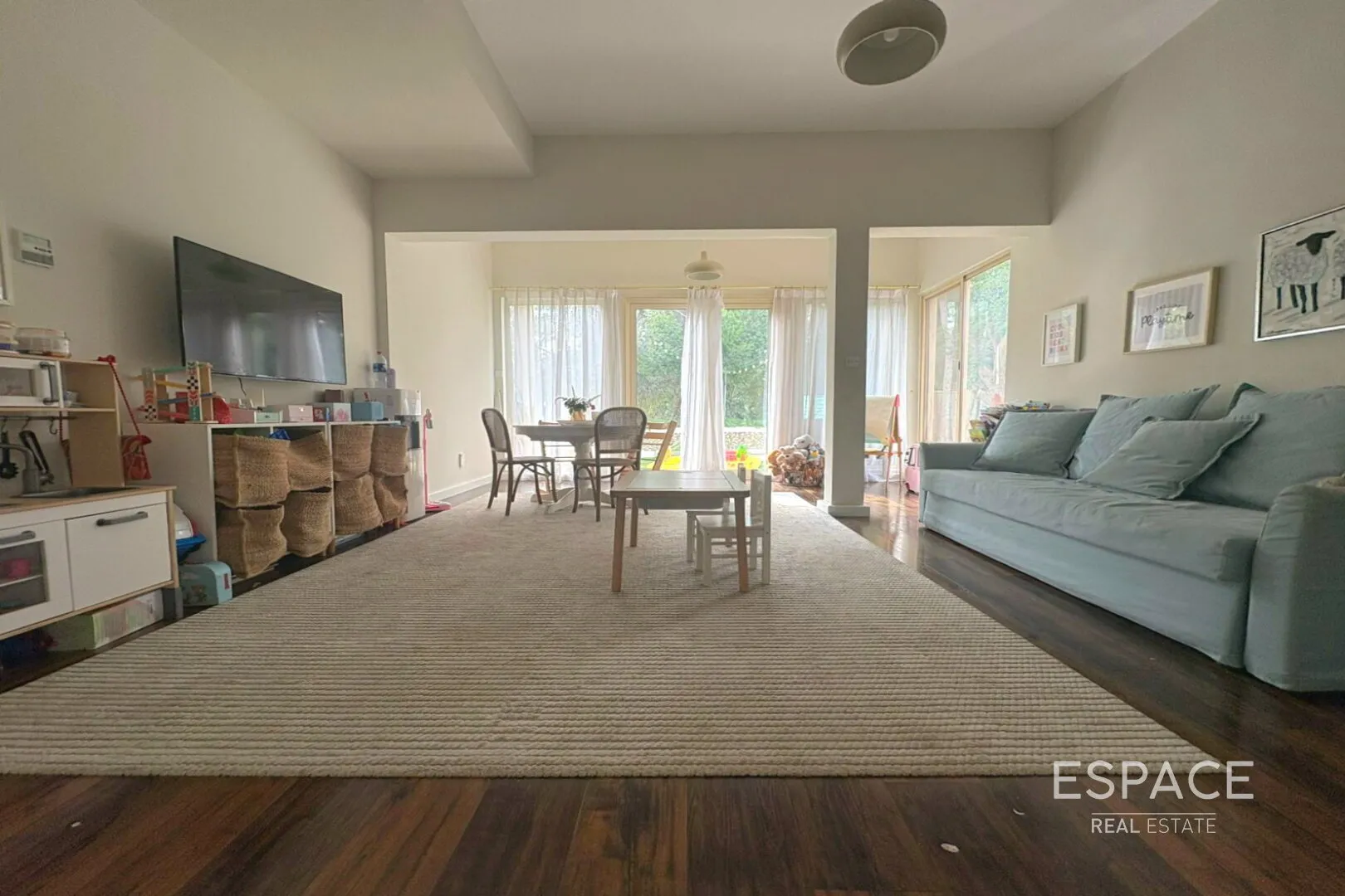 single static gallery