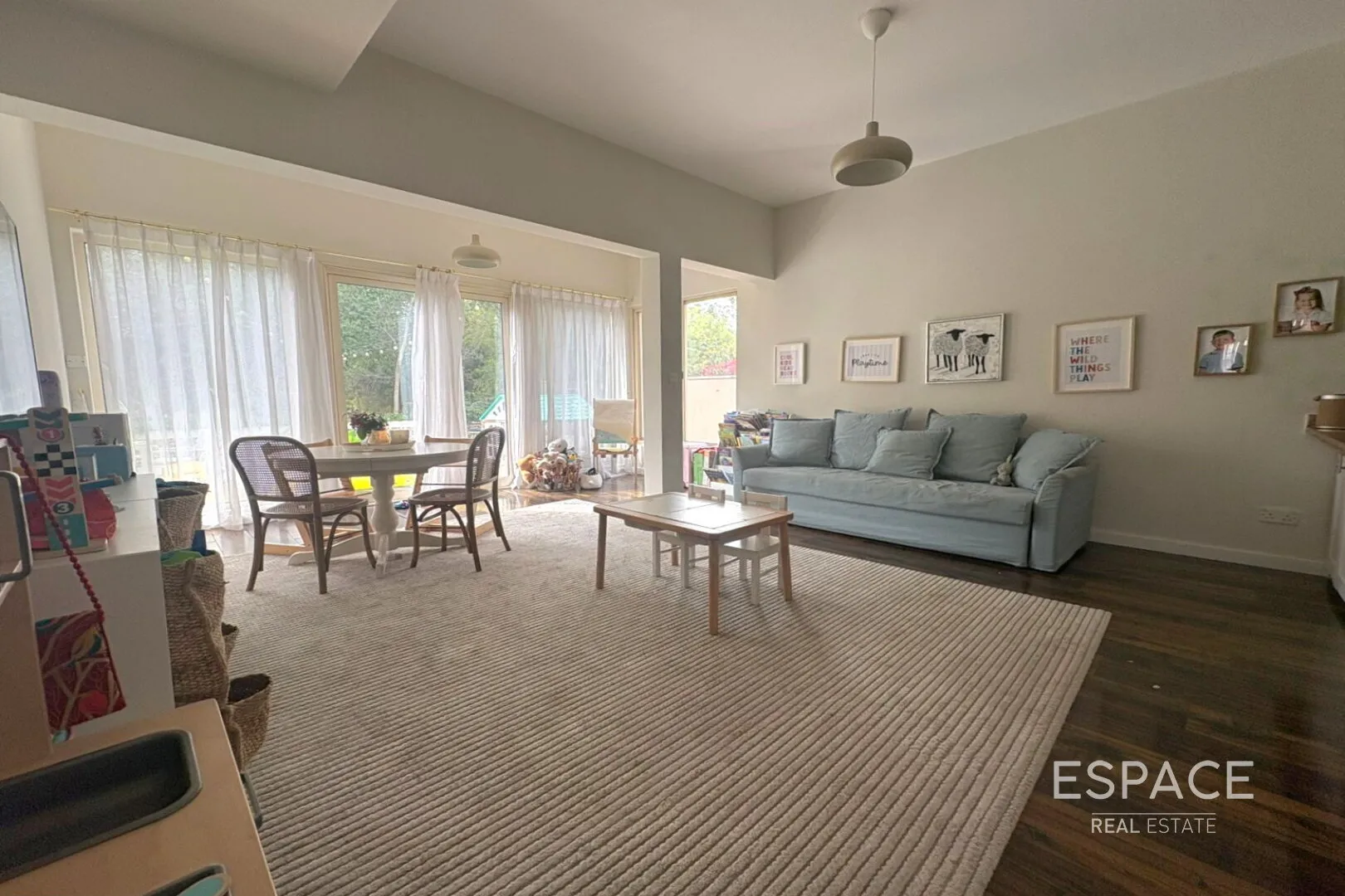 single static gallery