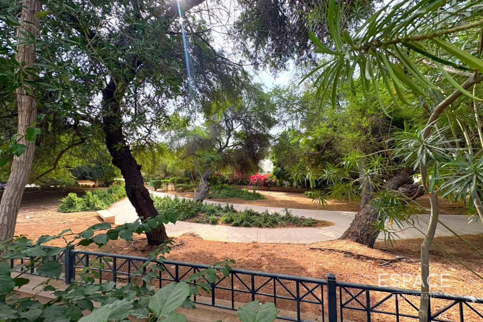 PropertiesGalleryCamera