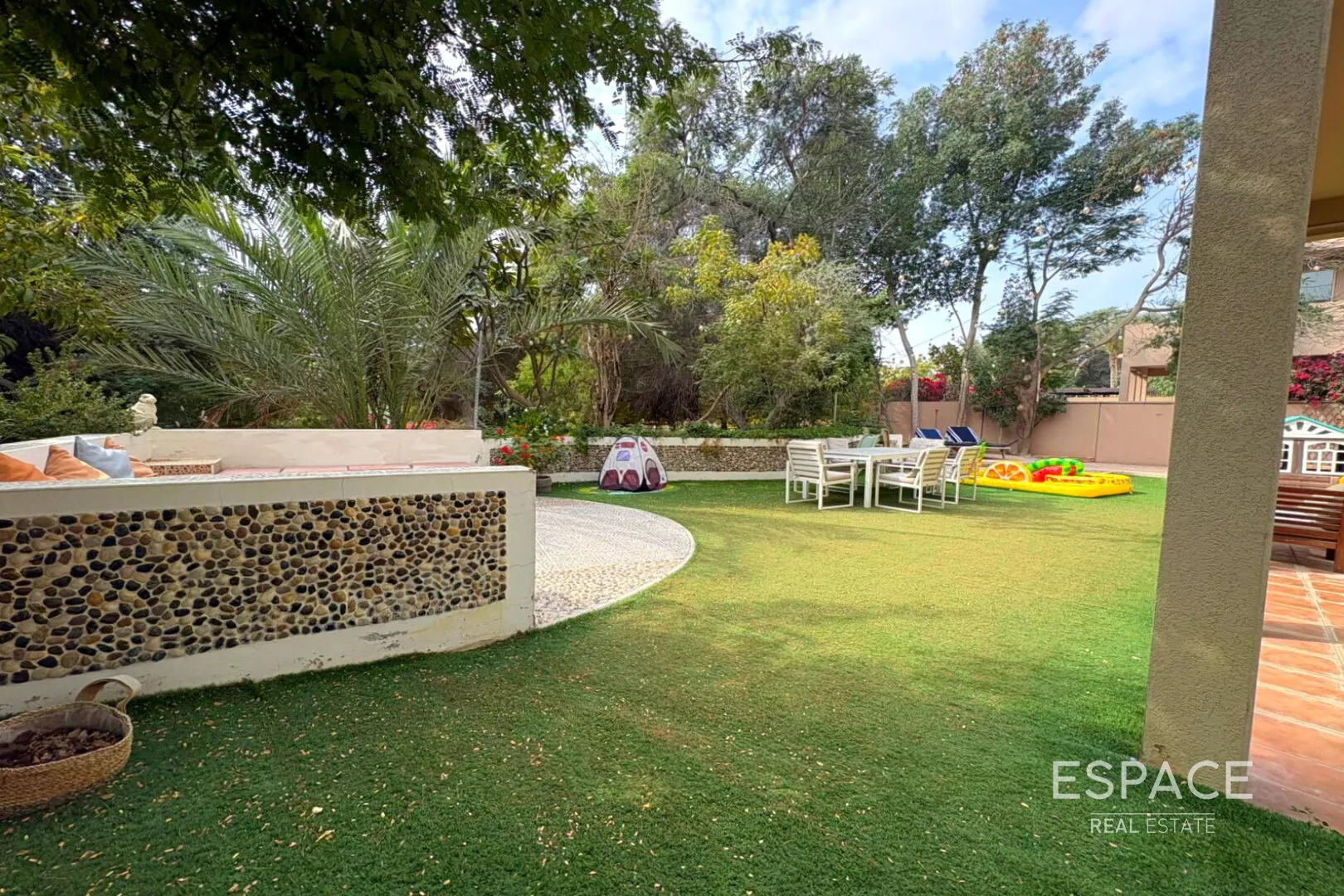 PropertiesGalleryCamera