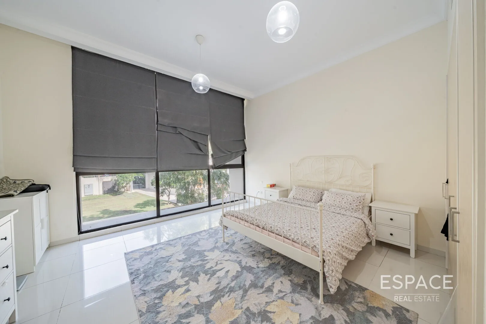 single static gallery