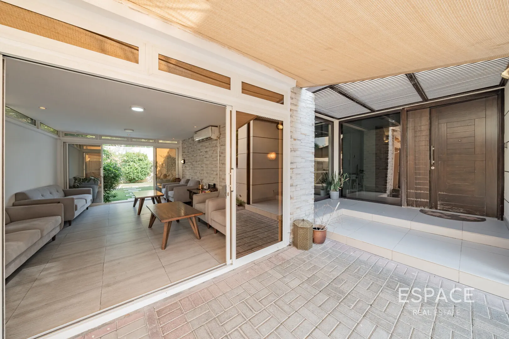 single static gallery