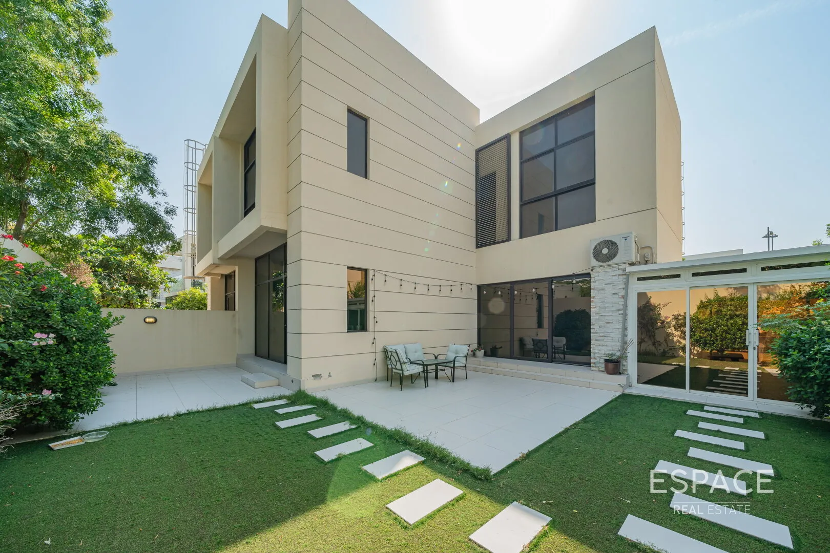 single static gallery