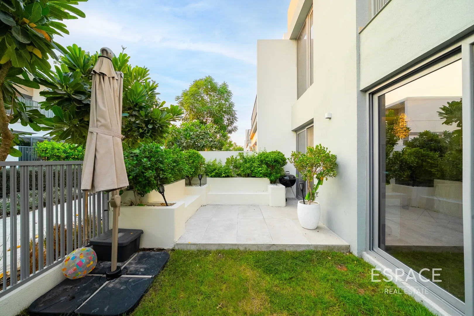 PropertiesGalleryCamera