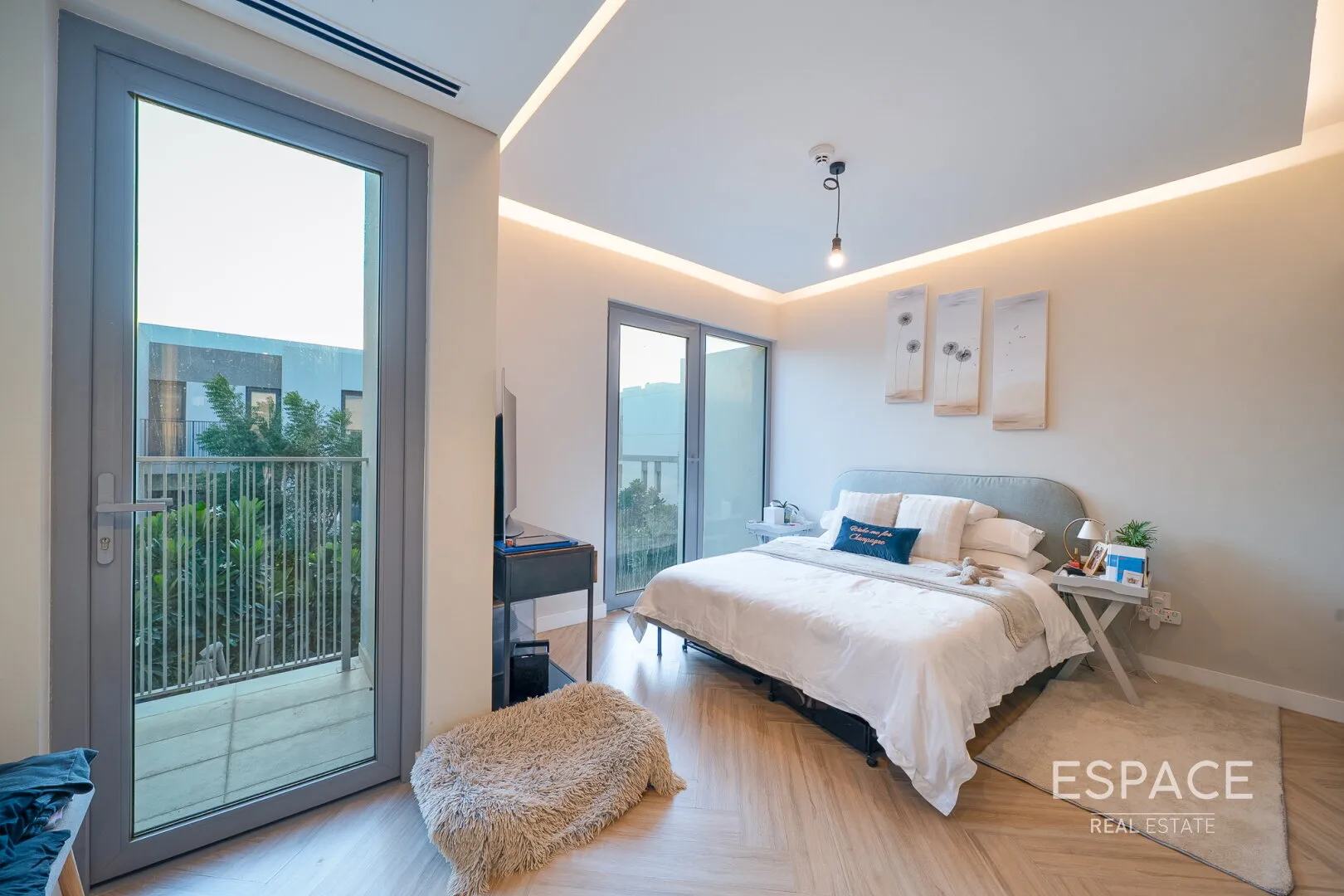 single static gallery