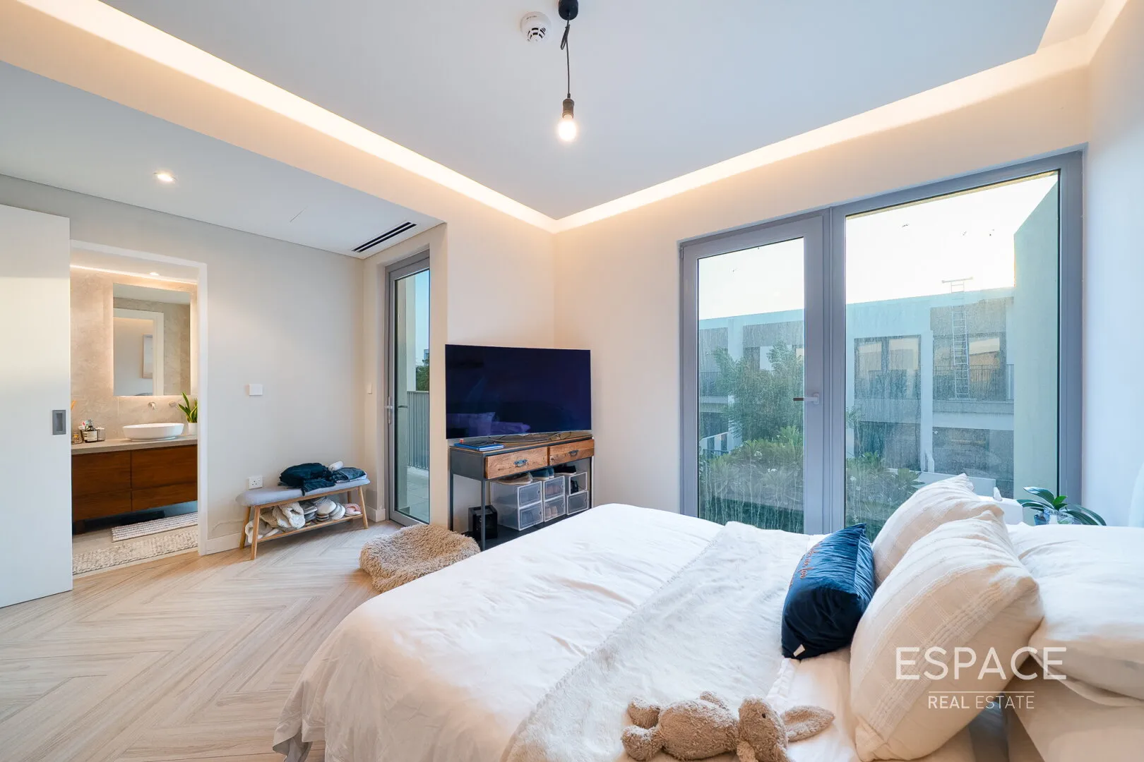 single static gallery