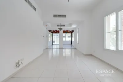 Springs 15, Springs, Dubai - Espace