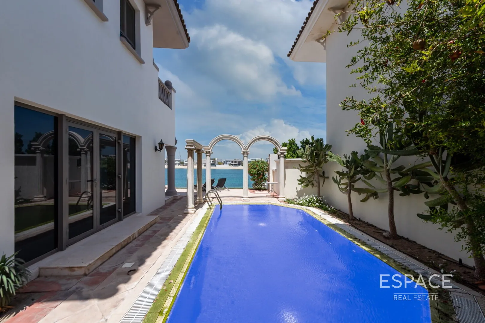 PropertiesGalleryCamera