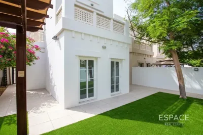 Zulal 2, Lakes, Dubai - Espace