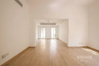 Zulal 2, Lakes, Dubai - Espace