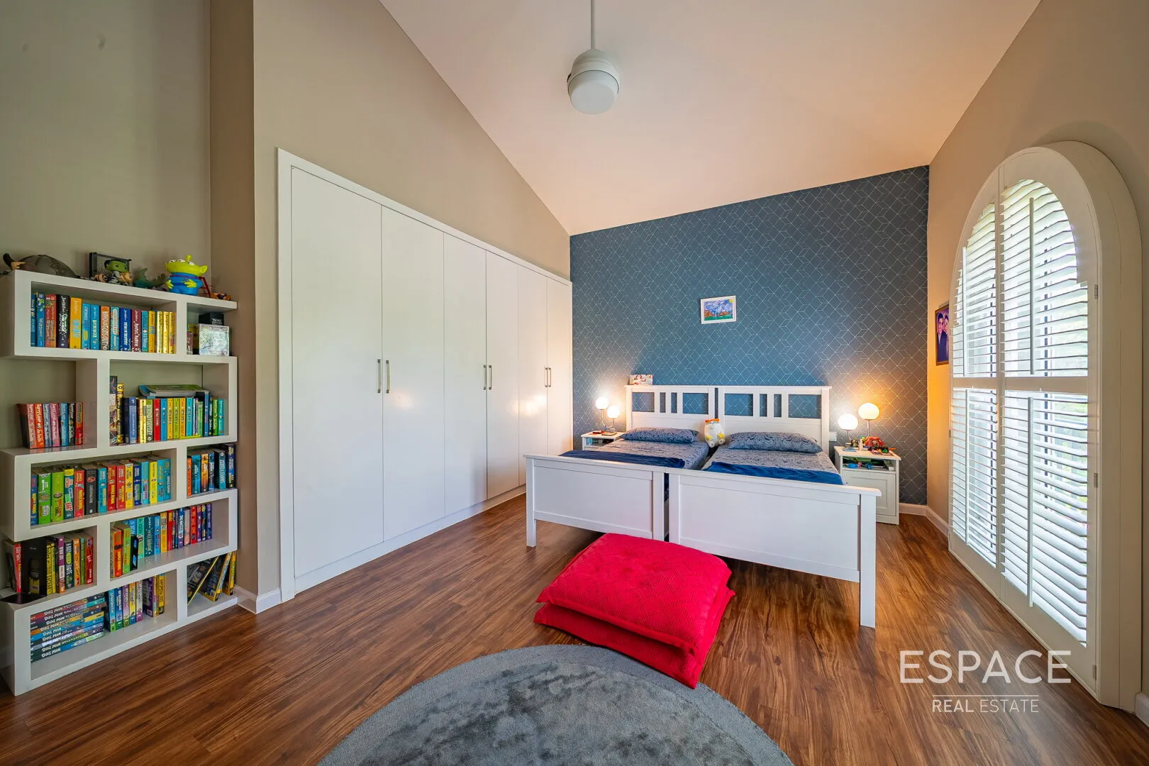 PropertiesGalleryCamera