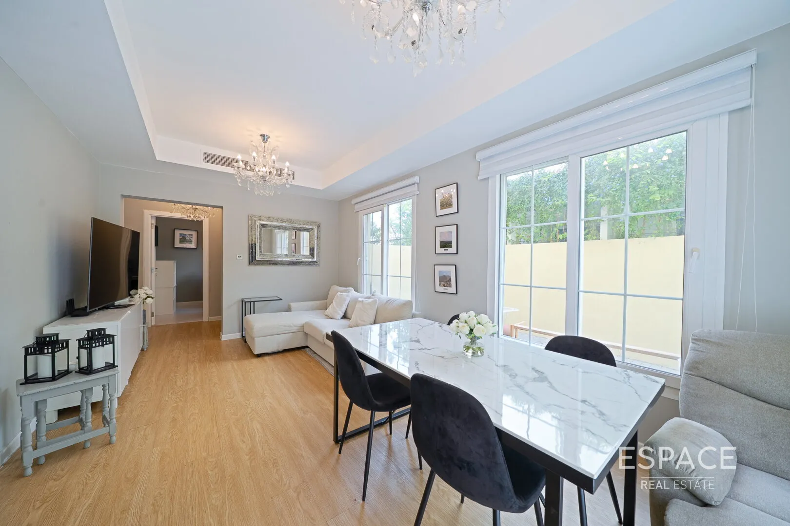 single static gallery