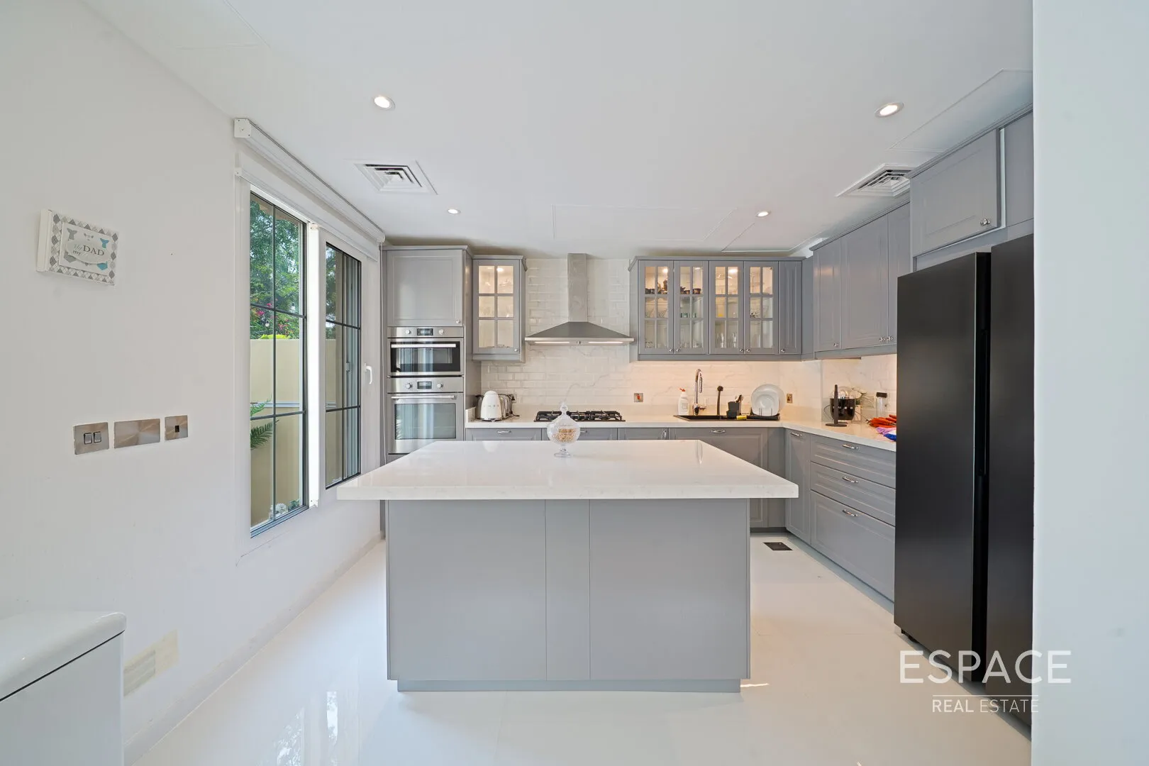 single static gallery