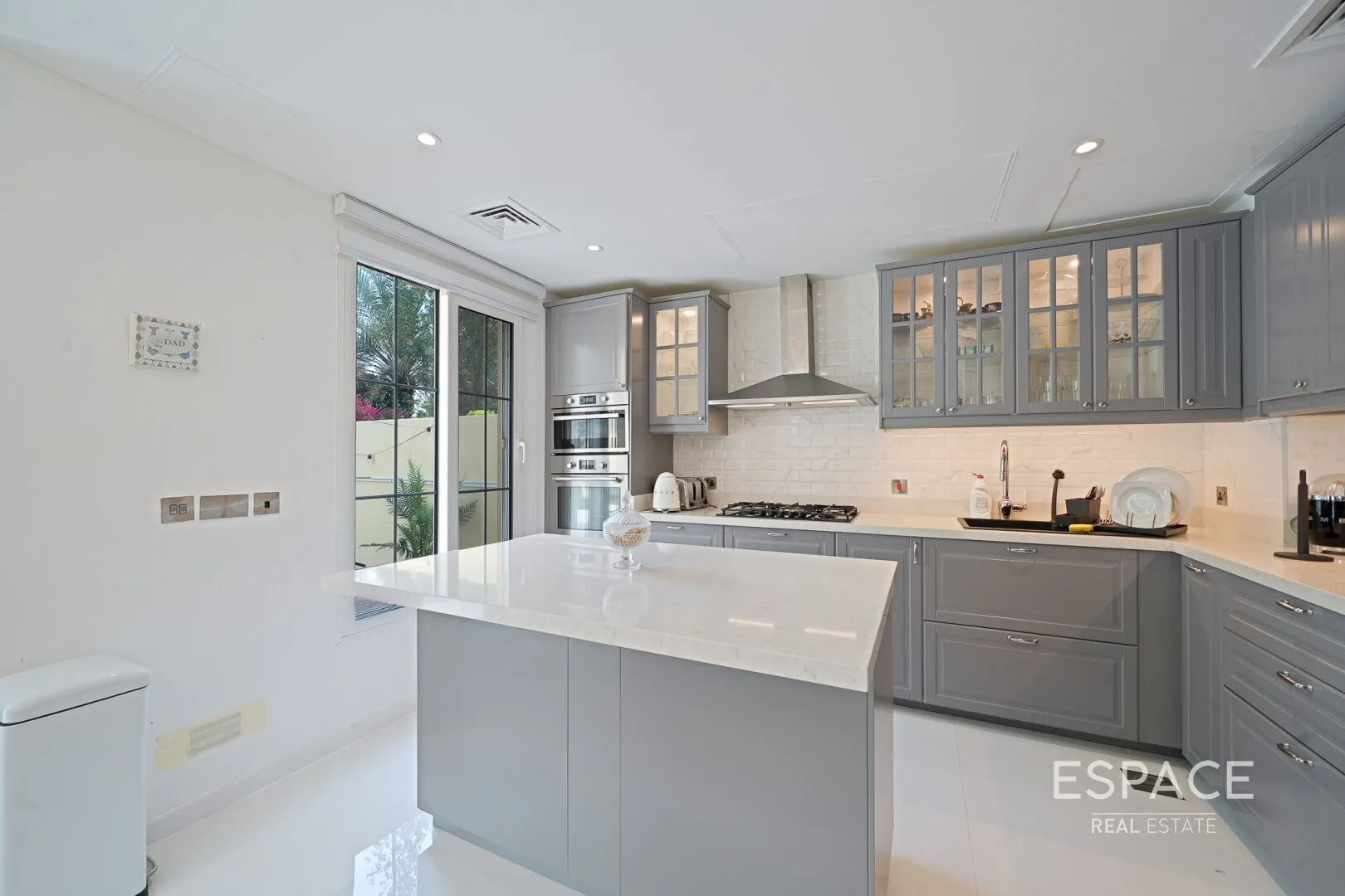 single static gallery