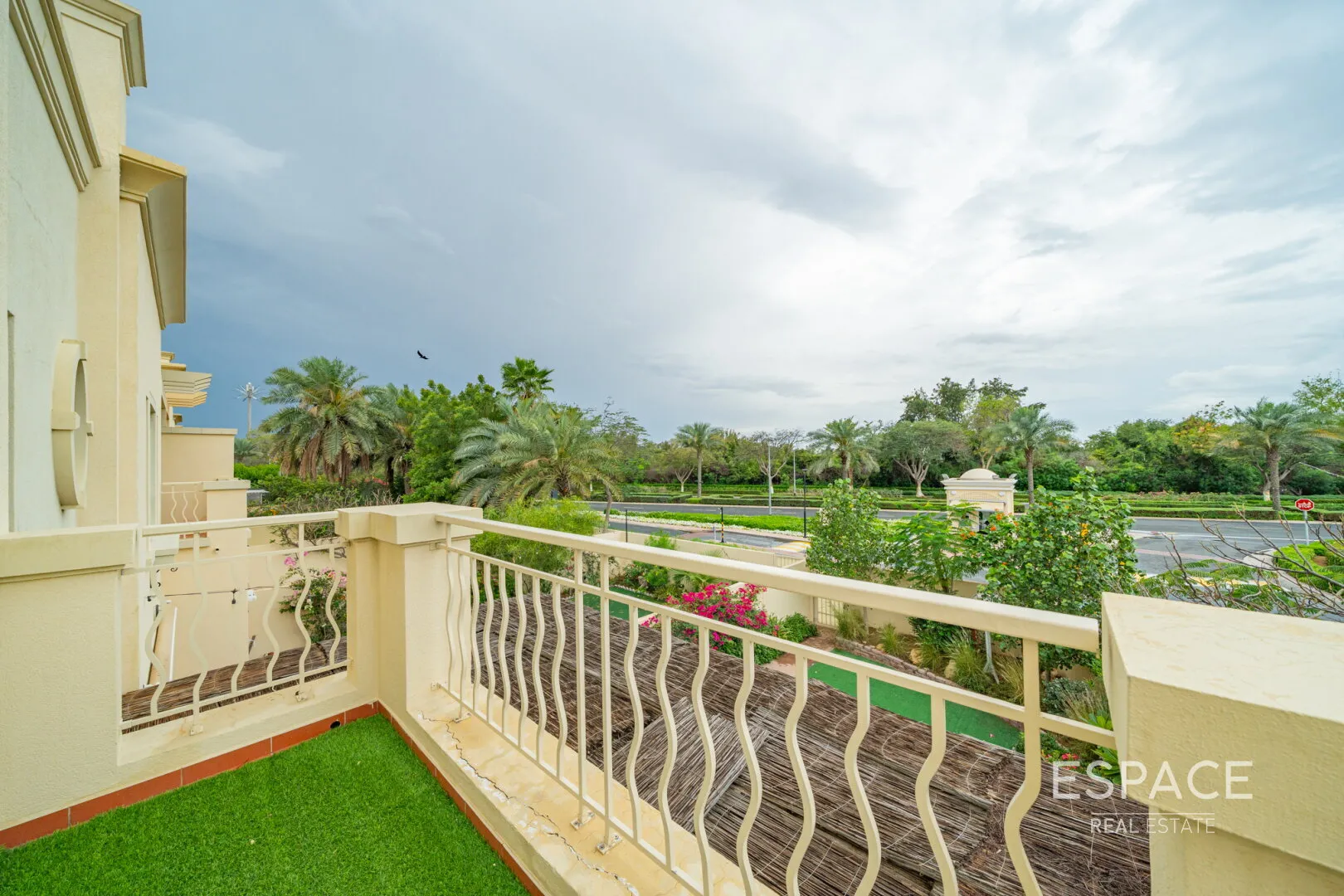 PropertiesGalleryCamera