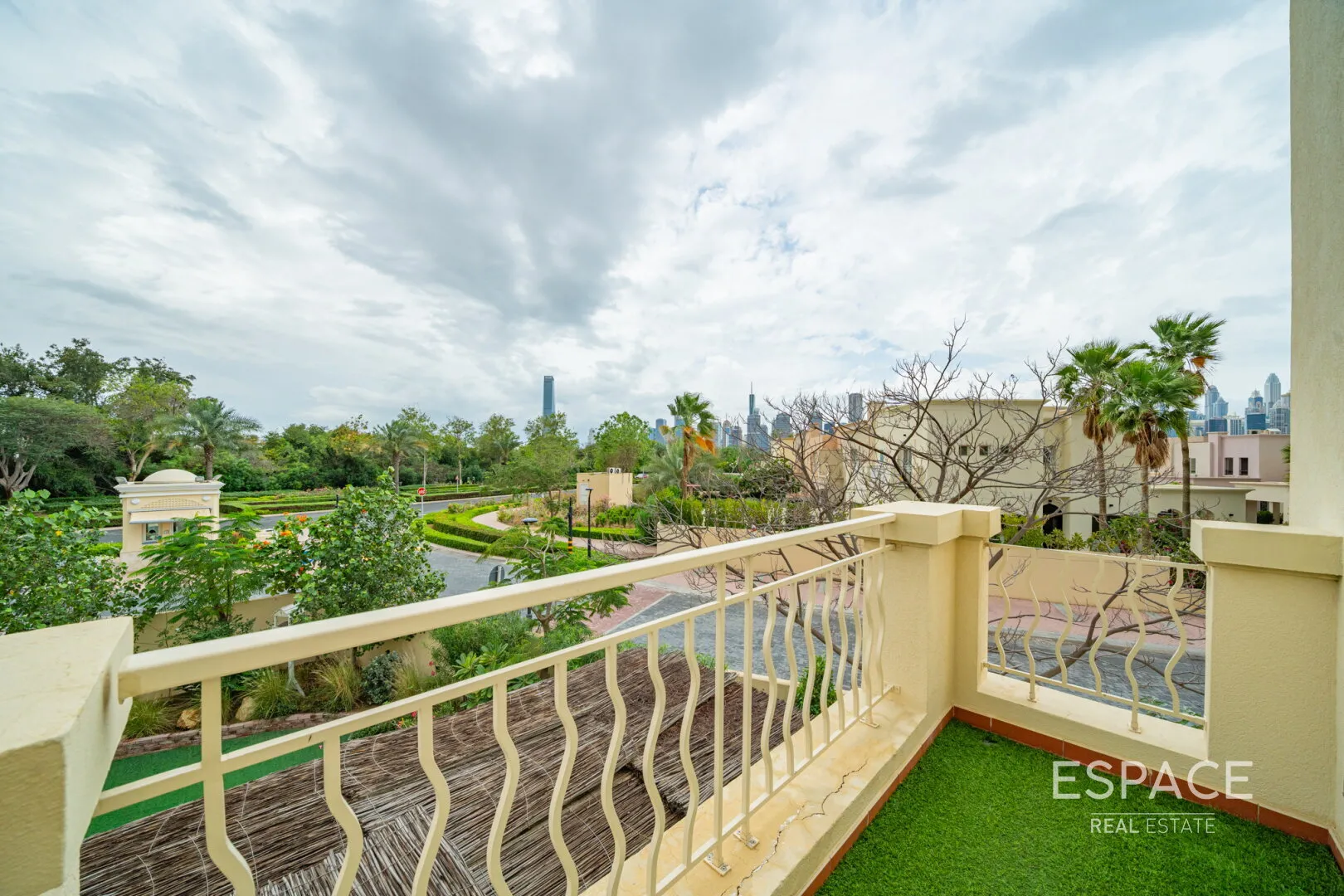 PropertiesGalleryCamera