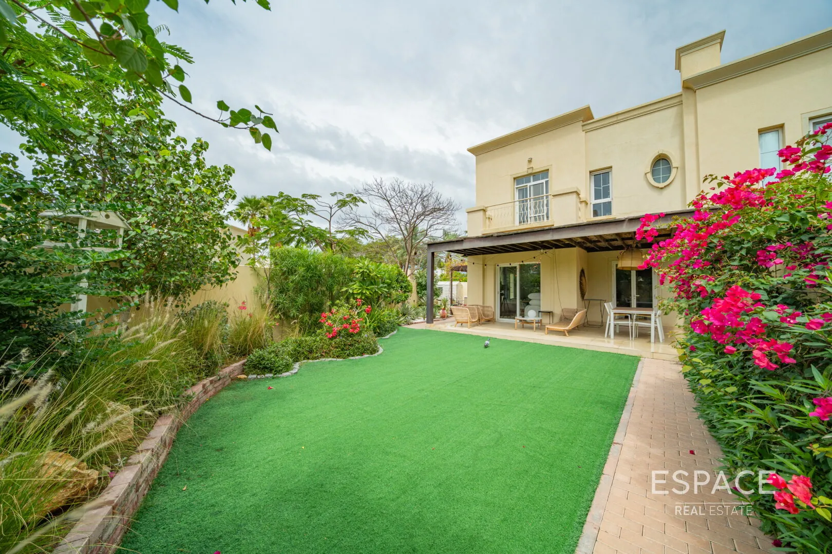 PropertiesGalleryCamera