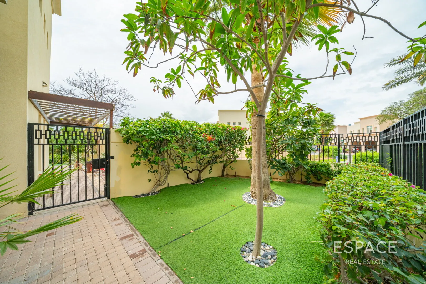 PropertiesGalleryCamera