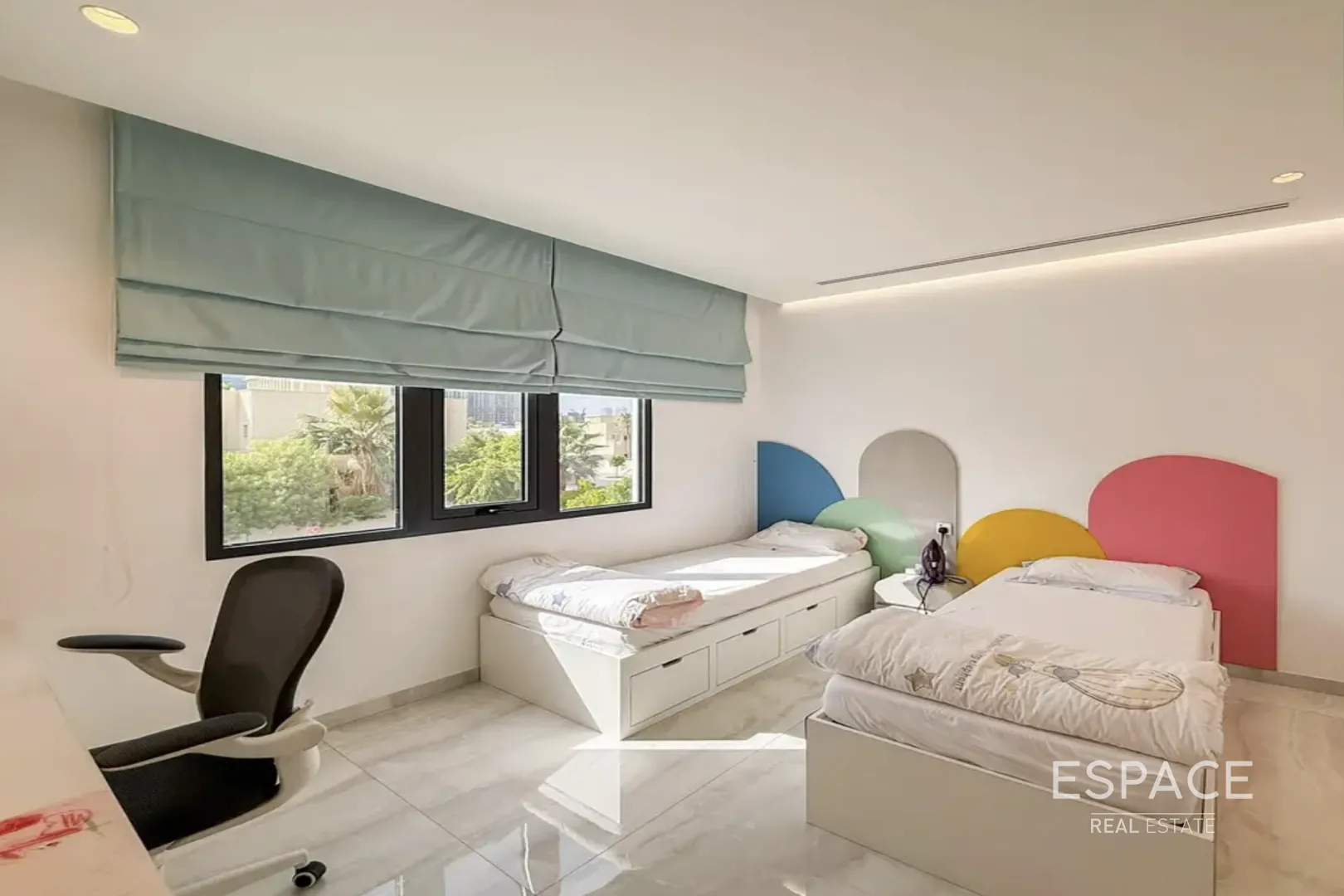 PropertiesGalleryCamera