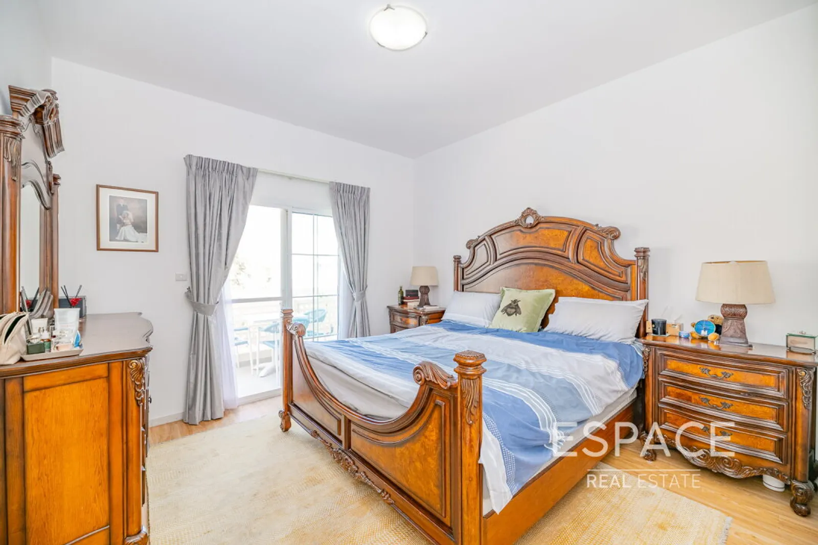 PropertiesGalleryCamera