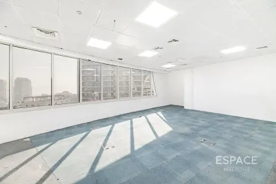 Executive Heights, Barsha Heights, Dubai - Espace