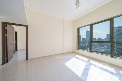 Bay Central Tower, Dubai Marina, Dubai - Espace