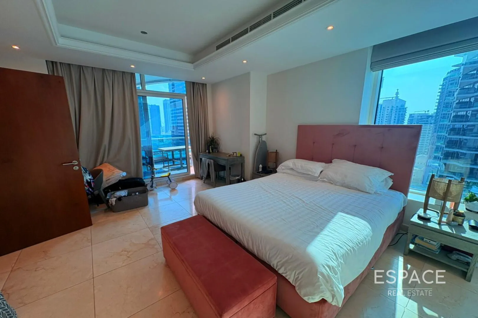 single static gallery