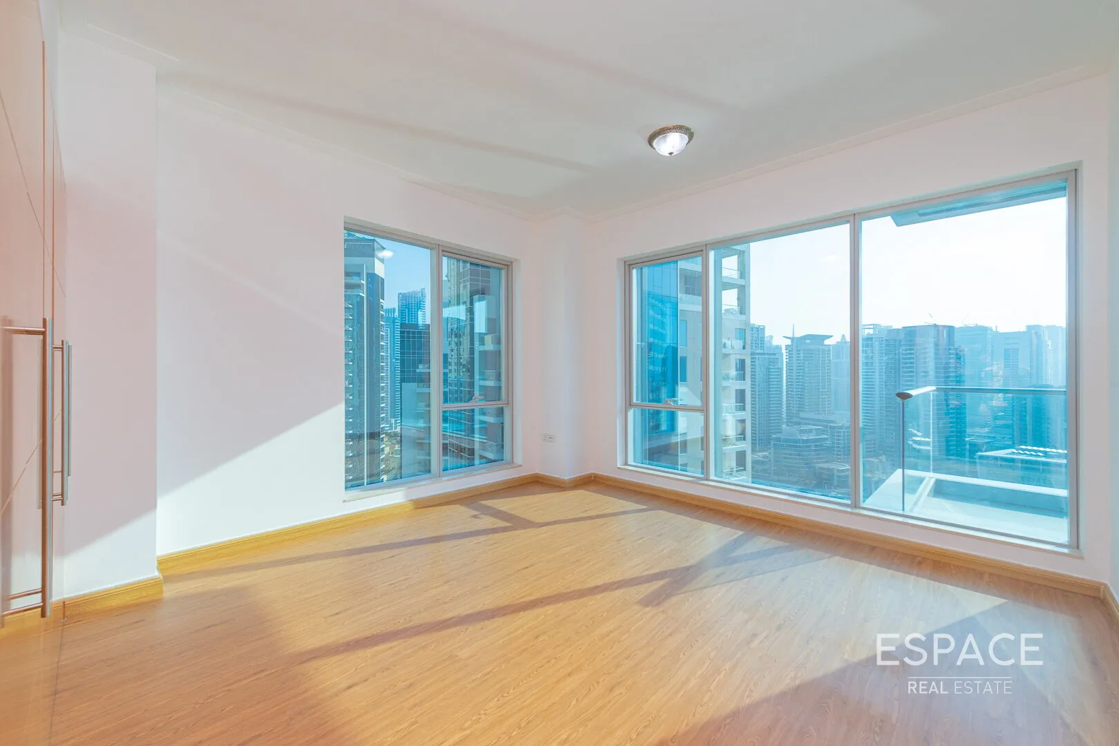 PropertiesGalleryCamera