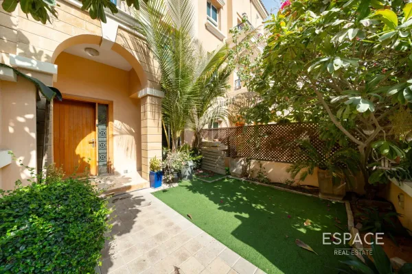 Mirabella 8, Jumeirah Village Circle, Dubai - Espace
